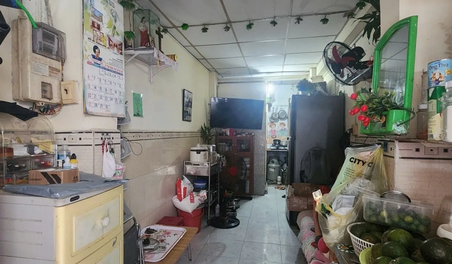 Tuyệt phẩm nhà 3 tầng tặng đất, sổ vuông góc ngay trung tâm Trường Sa... Bán nhà riêng tại Gia Định, Hồ Chí Minh 01