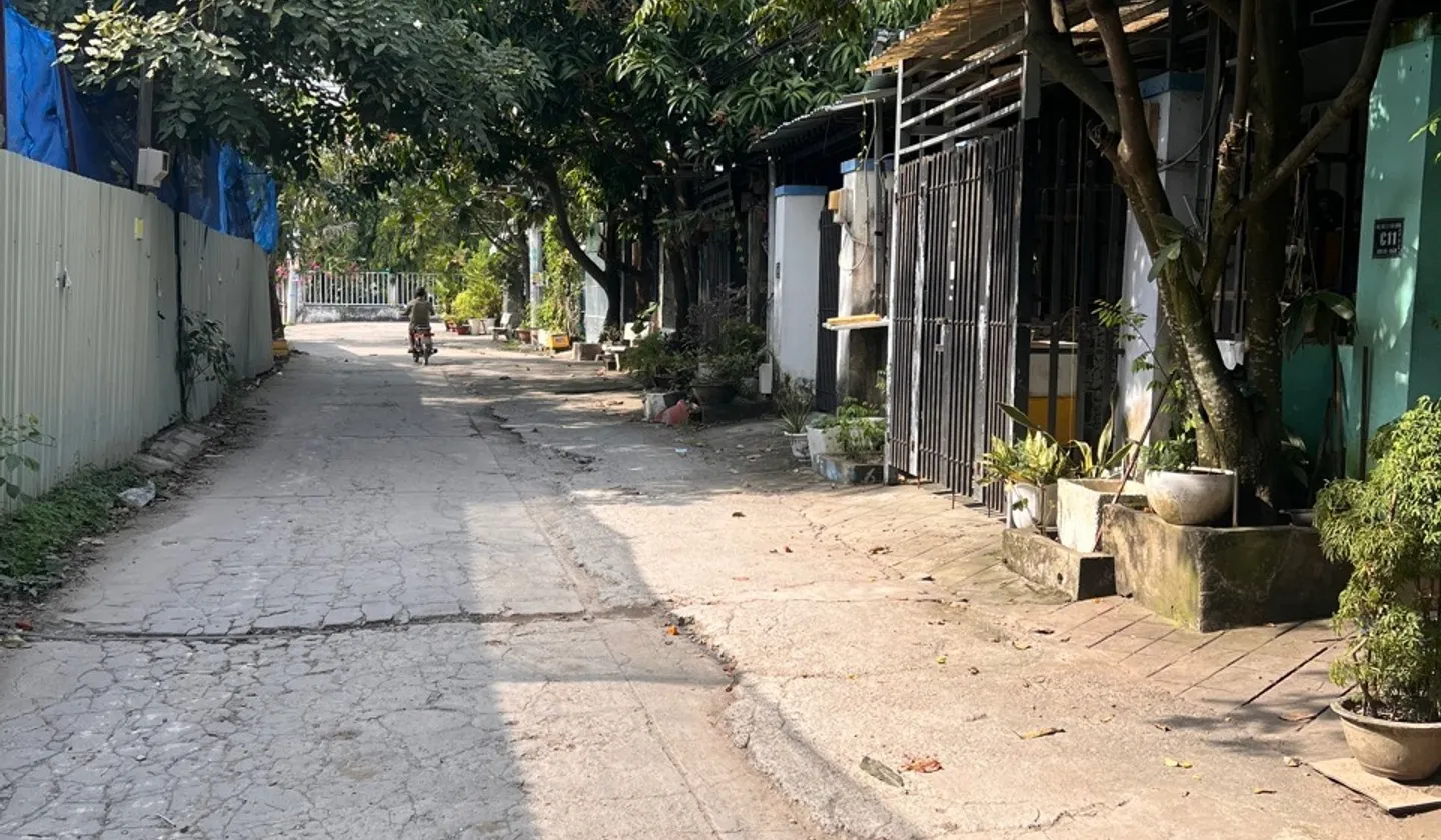 Nhà C4- DT:ngang5m nở 7m)x16m.Nhỉnh 2 tỷ
Đường Lê văn Lương.KDC đông đúc,xung quanh đầy đủ tiện ích... Bán nhà riêng tại Hiệp Phước, Hồ Chí Minh 01