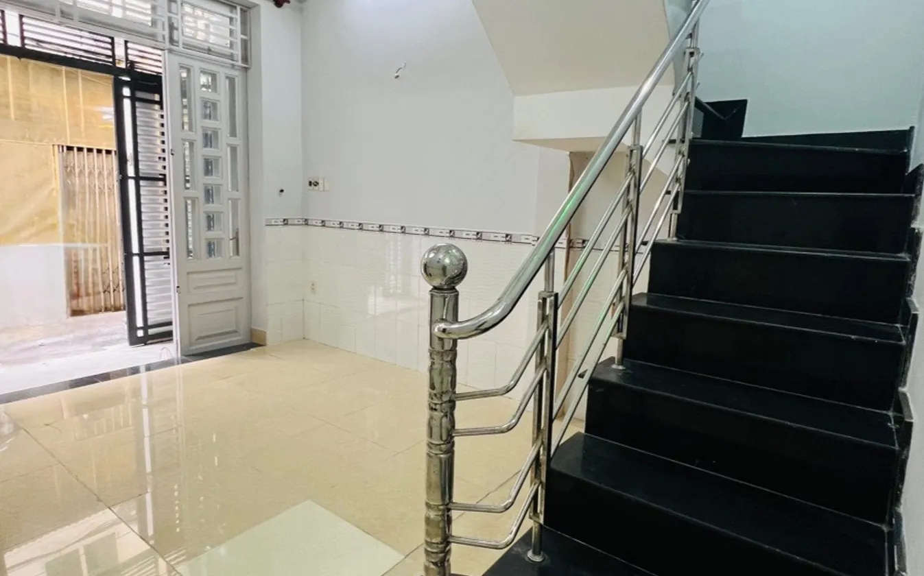 - ĐƯỜNG SỐ 8 GÒ VẤP - NHÀ 2 tầng (4x8,5) - CHÀO 3,55 TỶ - SỔ HỒNG RIÊNG CHÍNH CHỦ
- 2PN & WC... Bán nhà riêng tại Thông Tây Hội, Hồ Chí Minh 01