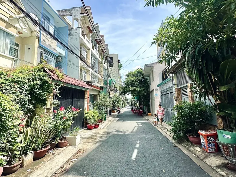 Nhà 104m² Tặng Nội Thất, Hẻm Rộng Liên Khu 4-5 - Chỉ 6.2 Tỷ... Bán nhà riêng tại Bình Tân, Hồ Chí Minh 01