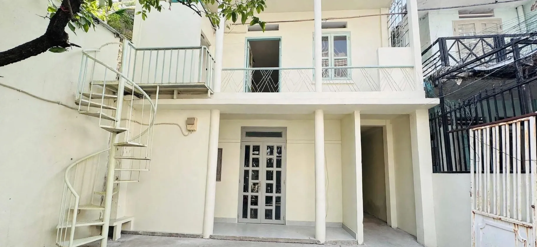 CHDV - 3 Tầng - 163m2 - Thu 420tr/năm - Nhỉnh 17 tỷ - Sổ vuông đẹp... Bán nhà riêng tại Khánh Hội, Hồ Chí Minh 01
