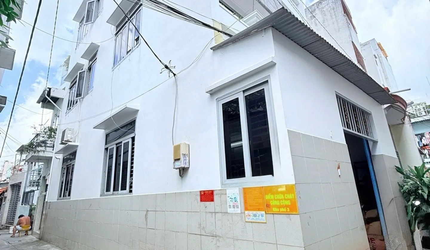 Nhà đẹp 3 tầng, xe hơi đậu cửa ngay giữa Tân Bình... Bán nhà riêng tại Tân Bình, Hồ Chí Minh 01