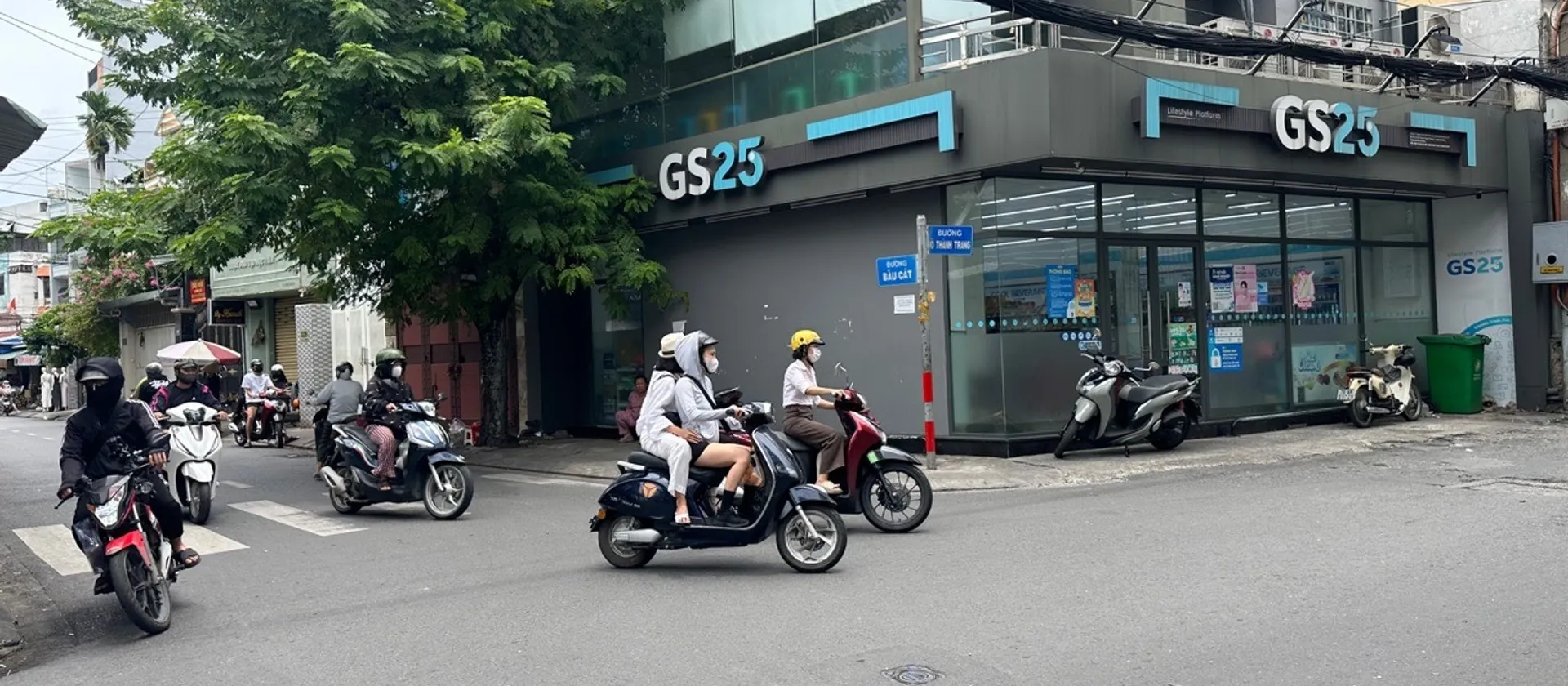 Nhà 2 tầng hẻm xe tải vào thoải mái, gần ngã tư Bảy Hiền... Bán nhà riêng tại Bảy Hiền, Hồ Chí Minh 01