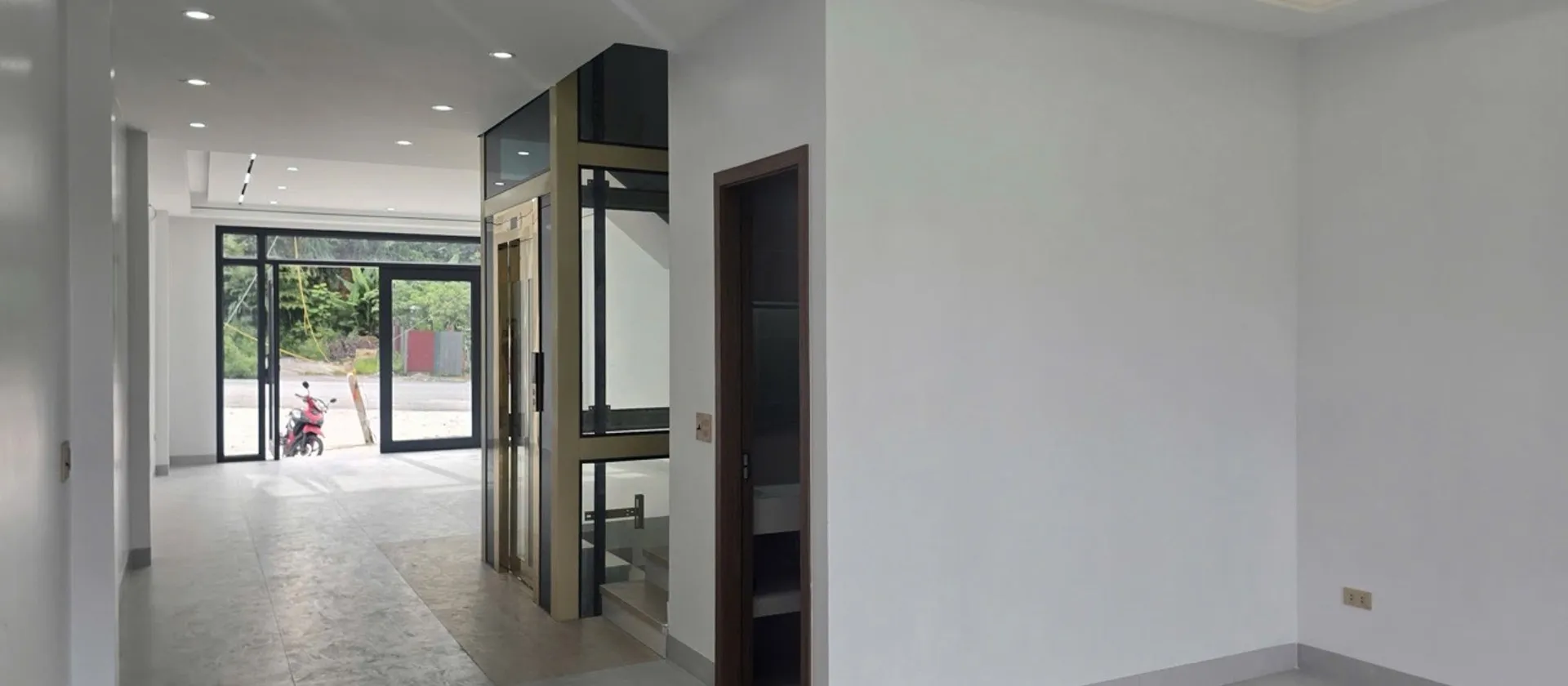 Nhà 5 tầng hiện đại, vừa ở vừa kinh doanh tại Hà Tu, Quảng Ninh... Bán nhà riêng tại Hà Tu, Quảng Ninh 01
