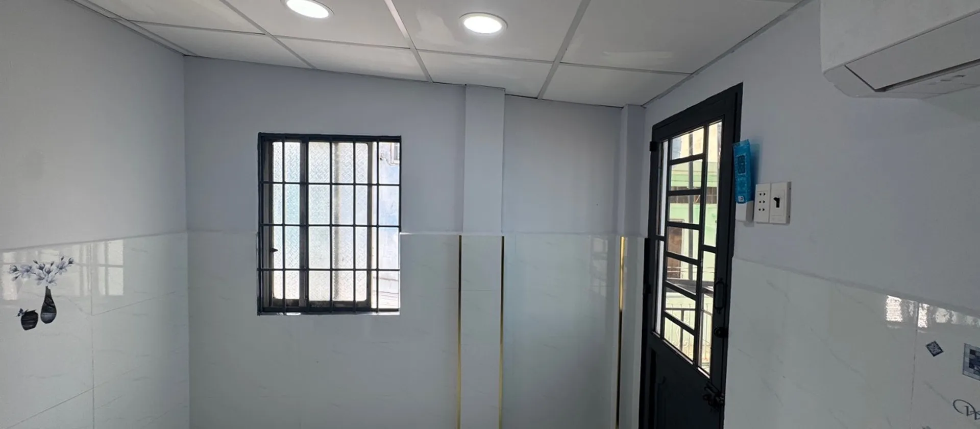 Nhà 3 tầng xinh xắn, đầy đủ tiện nghi, sẵn sàng chuyển vào ngay... Bán nhà riêng tại Bảy Hiền, Hồ Chí Minh 01