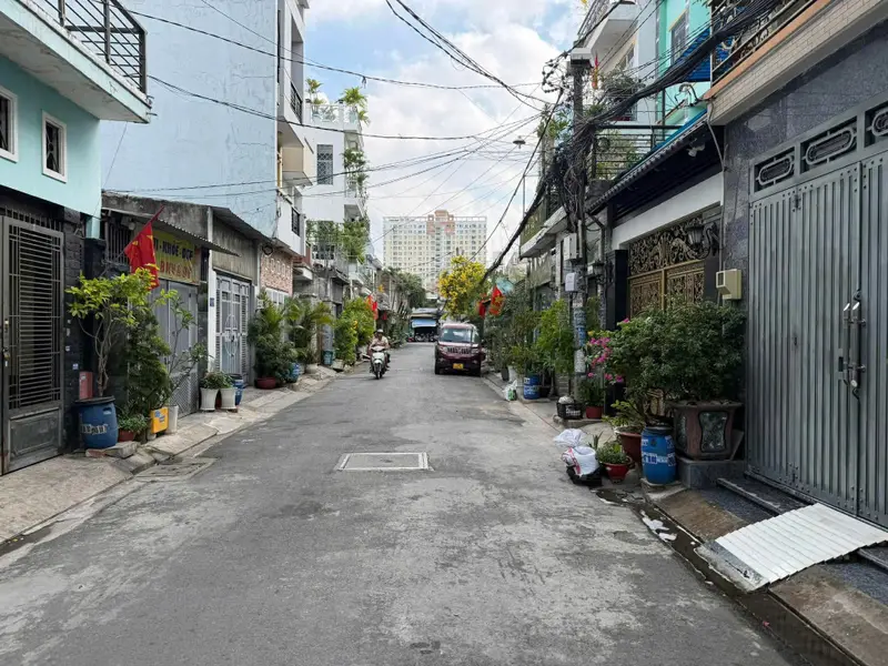 Bán nhà riêng 1 tầng tại Hà Đặc, diện tích 173m2, mặt tiền 8m, vị trí gần chợ và trường đại học... Bán nhà riêng tại Trung Mỹ Tây, Hồ Chí Minh 01