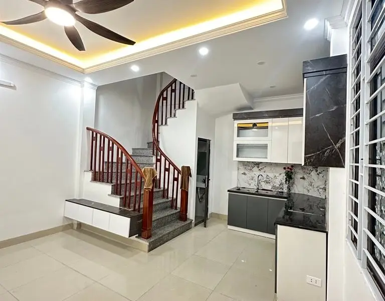 Bán nhà 5 tầng giá 5,85 tỷ tại trung tâm phường Long Biên... Bán nhà riêng tại Long Biên, Hà Nội 01