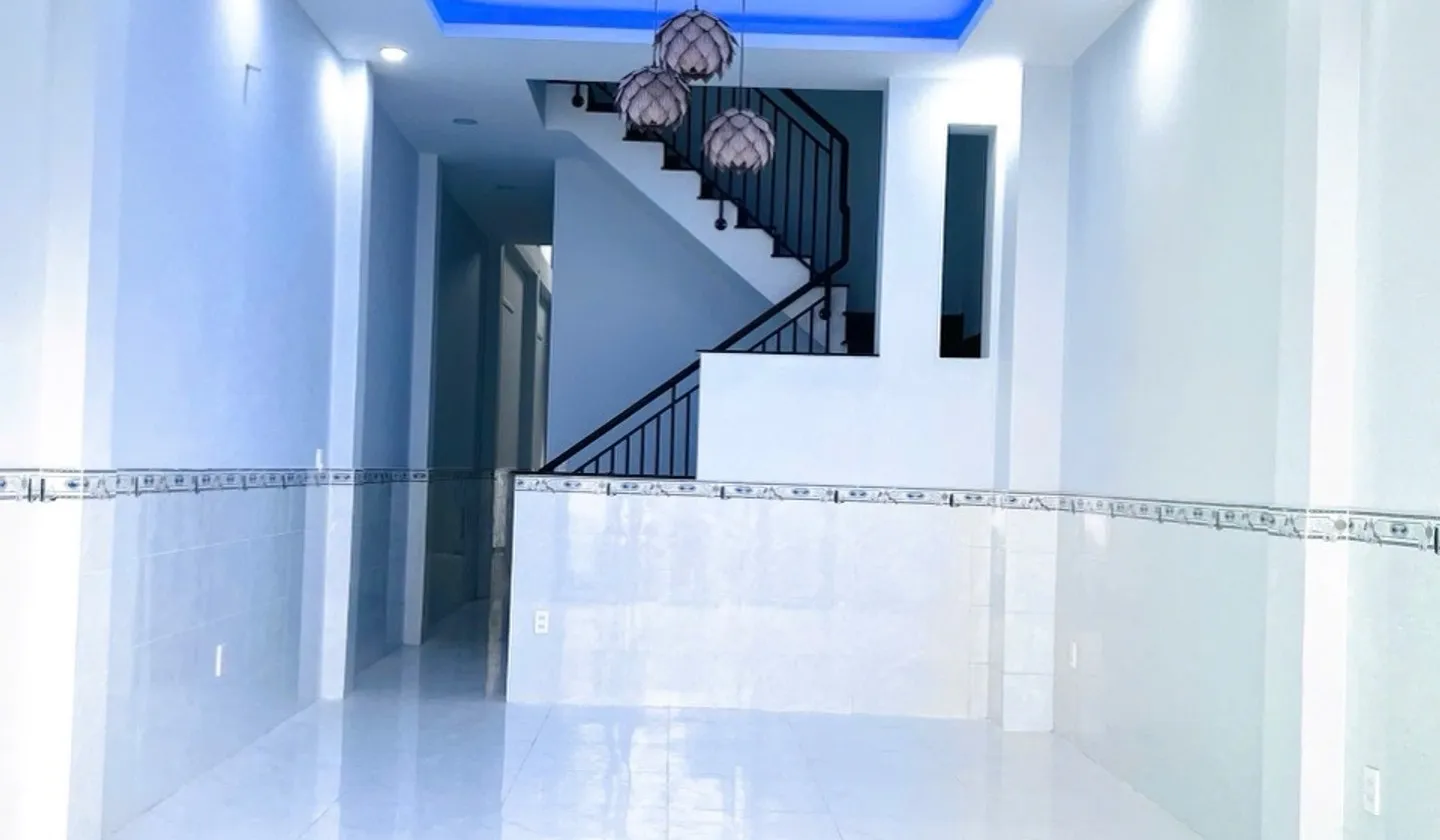 Nhà 2 tầng 109.9m2 giá 5 tỷ tại Bình Tân hẻm xe hơi... Bán nhà riêng tại Bình Tân, Hồ Chí Minh 01