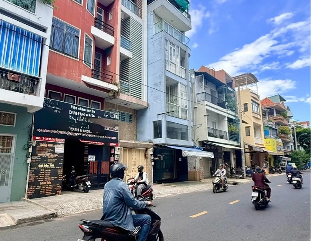 Nhà mặt phố Hoà Hảo, Quận 10 - 5 tầng kinh doanh đỉnh... Bán nhà mặt phố tại Diên Hồng, Hồ Chí Minh 01
