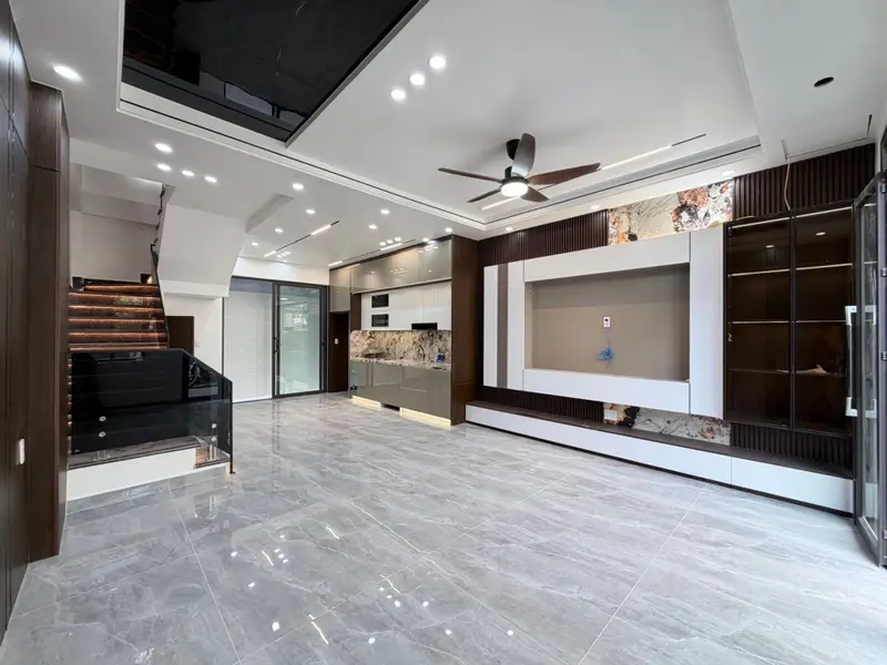 Bán nhà riêng 4 tầng lô góc tại phố trung tâm Hồ Sen, diện tích 42.8 m2... Bán nhà riêng tại Lê Chân, Hải Phòng 01