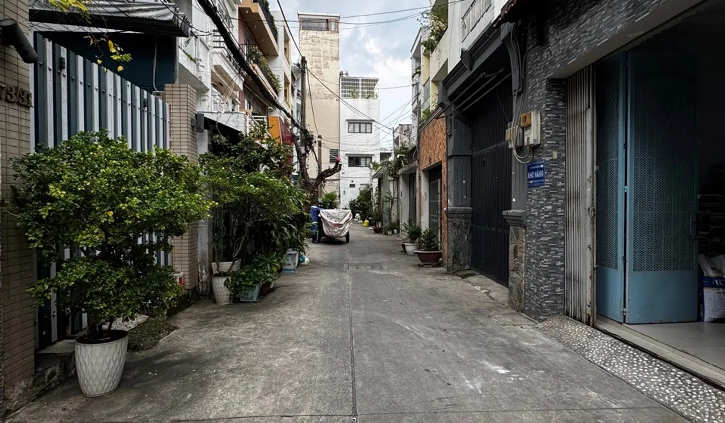 Nhà nhỏ xinh tặng đất hẻm xe tải quận đẹp... Bán nhà riêng tại Hòa Hưng, Hồ Chí Minh 01