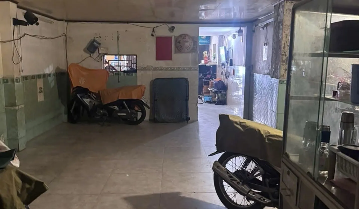 Nhà phố 2 tầng, mặt tiền rộng, xe hơi quay đầu dễ dàng... Bán nhà mặt phố tại Đông Hưng Thuận, Hồ Chí Minh 01