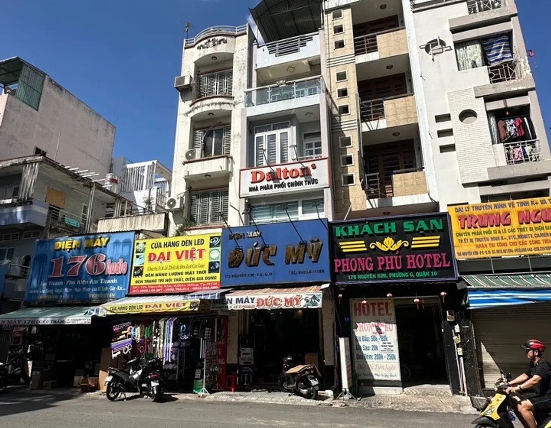 Nhà mặt phố Quận 10 siêu hot, giá giảm sâu... Bán nhà mặt phố tại Diên Hồng, Hồ Chí Minh 01