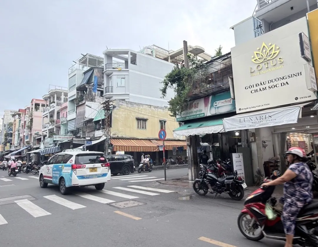 Bán nhà mặt phố quận 10, 39m², 4 tầng, giá 14,6 tỷ, vị trí kinh doanh đông đúc... Bán nhà mặt phố tại Vườn Lài, Hồ Chí Minh 01