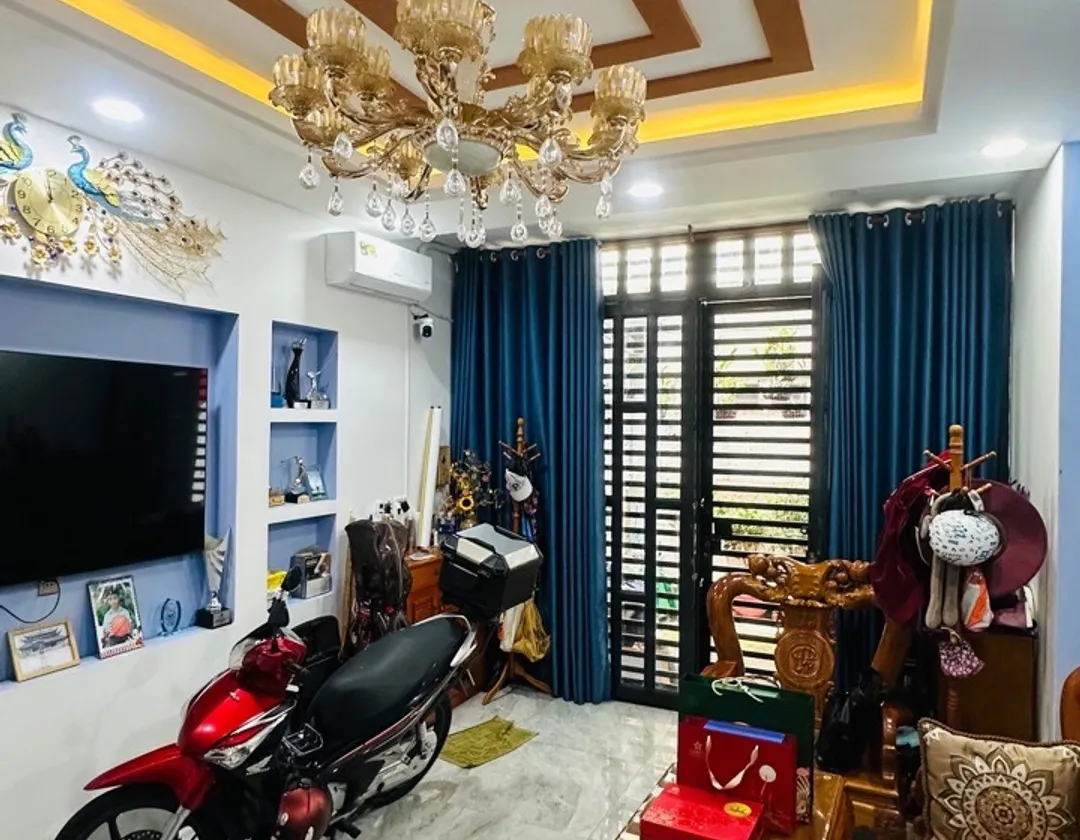 Nhà 5 tầng chắc chắn tại Tân Bình, sân thượng rộng rãi... Bán nhà riêng tại Tân Sơn, Hồ Chí Minh 01