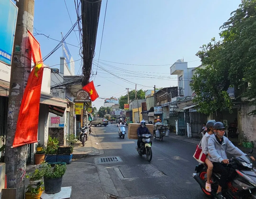 Nhà mặt phố kinh doanh sầm uất tại quận An Dương Vương, diện tích rộng 56.8 m2... Bán nhà mặt phố tại Phú Lâm, Hồ Chí Minh 01