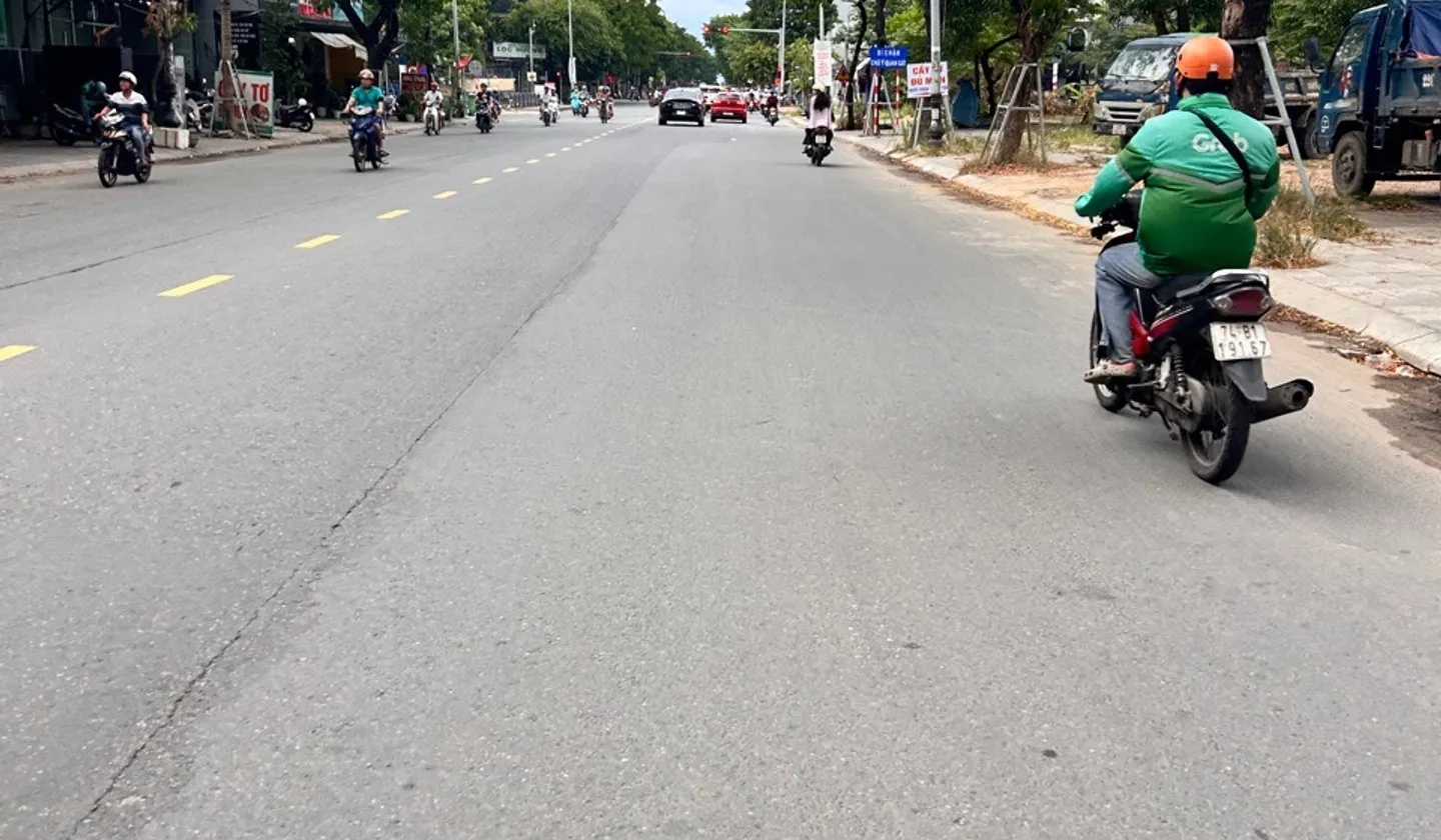 Bán nhà mặt phố tại Bầu Năng, Đà Nẵng, nhà 3 tầng hoàn công, giá 7,15 tỷ... Bán nhà mặt phố tại Hòa Khánh, Đà Nẵng 01