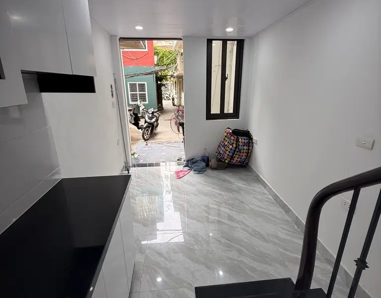 Bán nhà Tôn Đức Thắng, Trước nhà sân rộng thoáng, sổ đỏ cc... Bán nhà riêng tại Đống Đa, Hà Nội 01