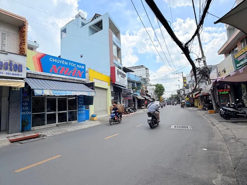 HỒNG LẠC NGAY MẶT TIỀN - KHU BÀU CÁT - Ô TÔ VÔ NHÀ - 87M2 - NGANG 5M NỞ HẬU 6.3 RỘNG THOÁNG... Bán nhà riêng tại Bảy Hiền, Hồ Chí Minh 01