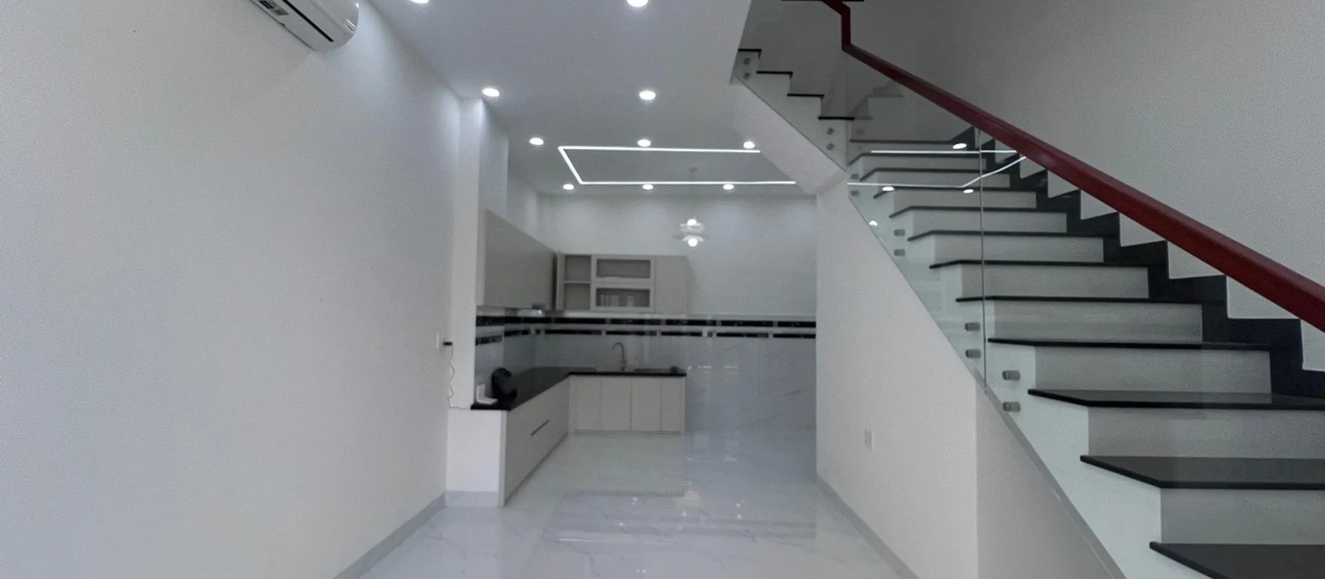 Nhà 3 Tầng Hiện Đại Quận Long Bình, Gần Vinhomes... Bán nhà riêng tại Long Bình, Hồ Chí Minh 01