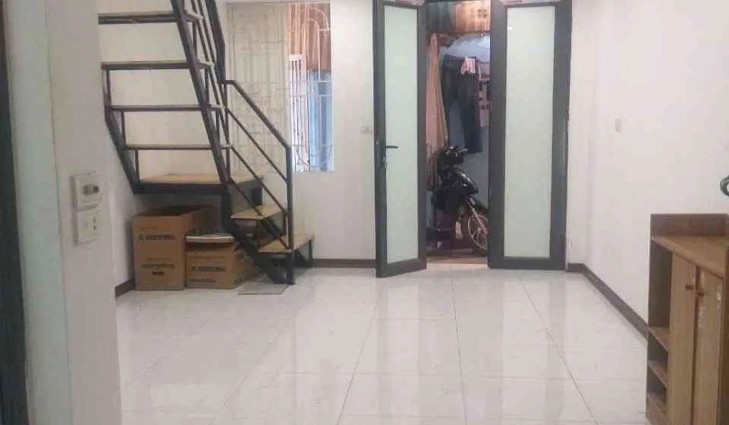 Bán Nhà 2 tầng/ Lĩnh Nam/ 2 ngủ / thoáng mát tại Lĩnh Nam, giá 2.4 tỷ / 0866863387... Bán nhà riêng tại Lĩnh Nam, Hà Nội 01