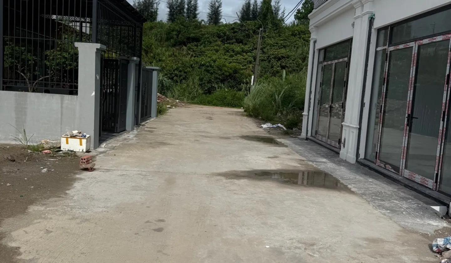CẦN BÁN NHÀ + ĐẤT
Đ/c: Khu cấp cứu mỏ - Hà Tu
Diện tích đất 90.8m2(50m2 ở + 40.8m2: CLN)... Bán nhà riêng tại Hà Tu, Quảng Ninh 01