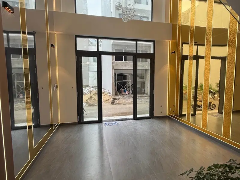 Nhà phố hiện đại cao cấp 5 tầng _ thang máy tại khu đô thị sang trọng... Bán nhà riêng tại Phú Thuận, Hồ Chí Minh 01