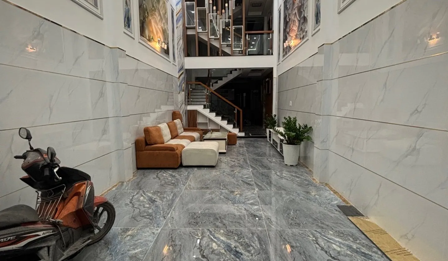 NHÀ 5 TẦNG- THIẾT KẾ HIỆN ĐẠI- 90M2- HẺM 6M THÔNG- NHỈNH 7TY... Bán nhà riêng tại Bình Tân, Hồ Chí Minh 01