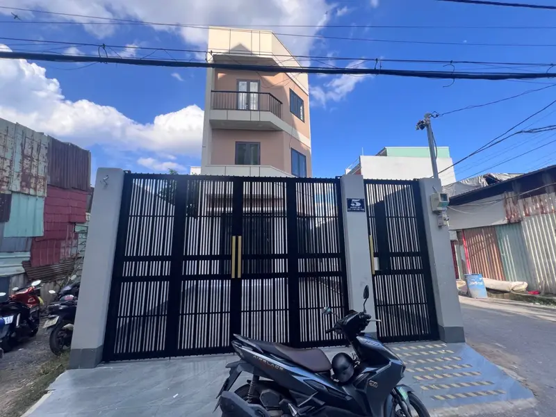 Bán nhà 3 tầng mặt tiền đường xe hơi tránh, diện tích 105m2, Nguyễn Duy Trinh, Long Trường, Quận 9.... Bán nhà mặt phố tại Long Trường, Hồ Chí Minh 01