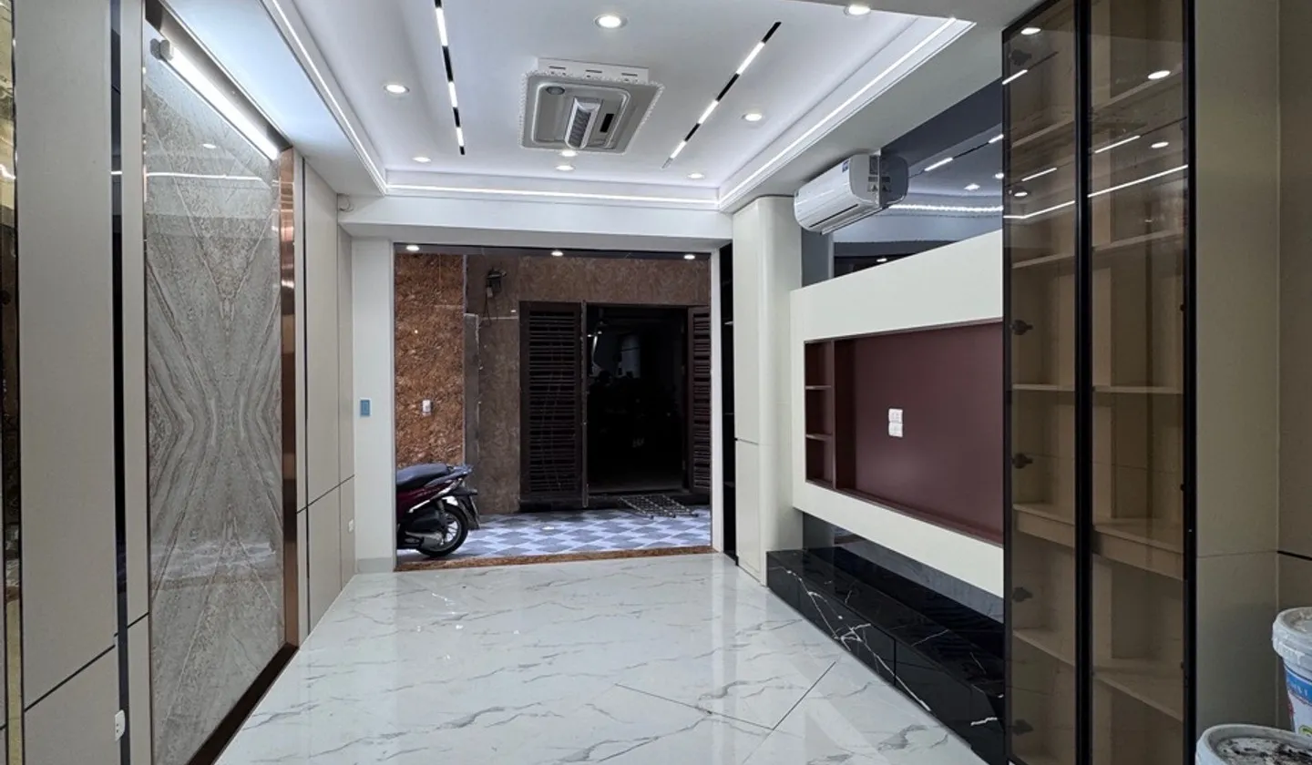 Nhà Phố Cao Cấp Gần Trung Tâm Với Tiện Ích Đầy Đủ Và Thang Máy Hiện Đại... Bán nhà riêng tại Tương Mai, Hà Nội 01