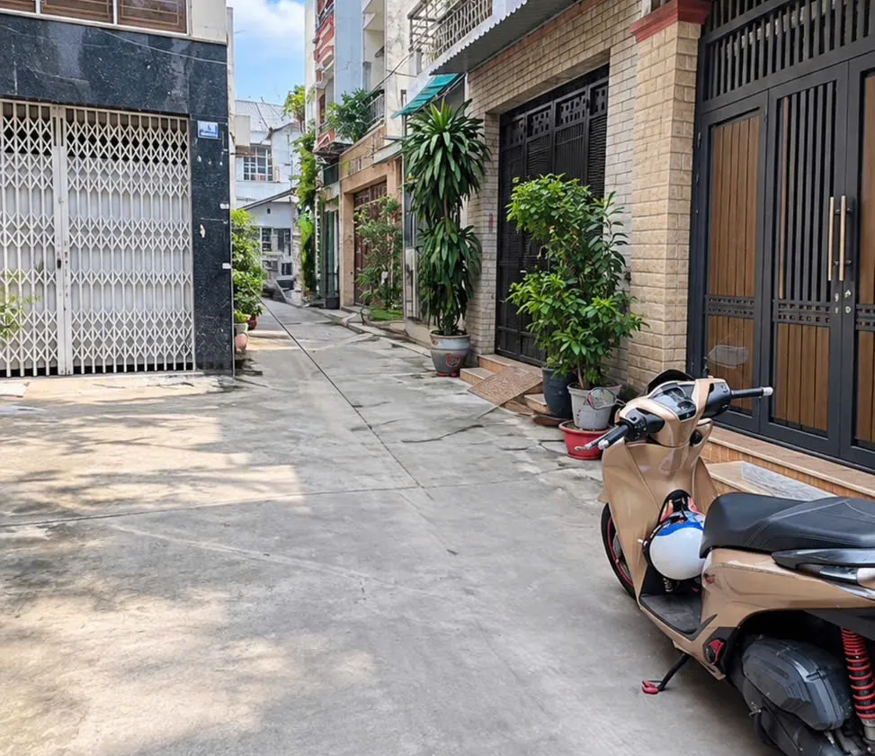 LẠC LONG QUÂN Q11 – HXH – 54M² – 3 TẦNG BTCT – GẦN ĐẦM SEN... Bán nhà riêng tại Hòa Bình, Hồ Chí Minh 01