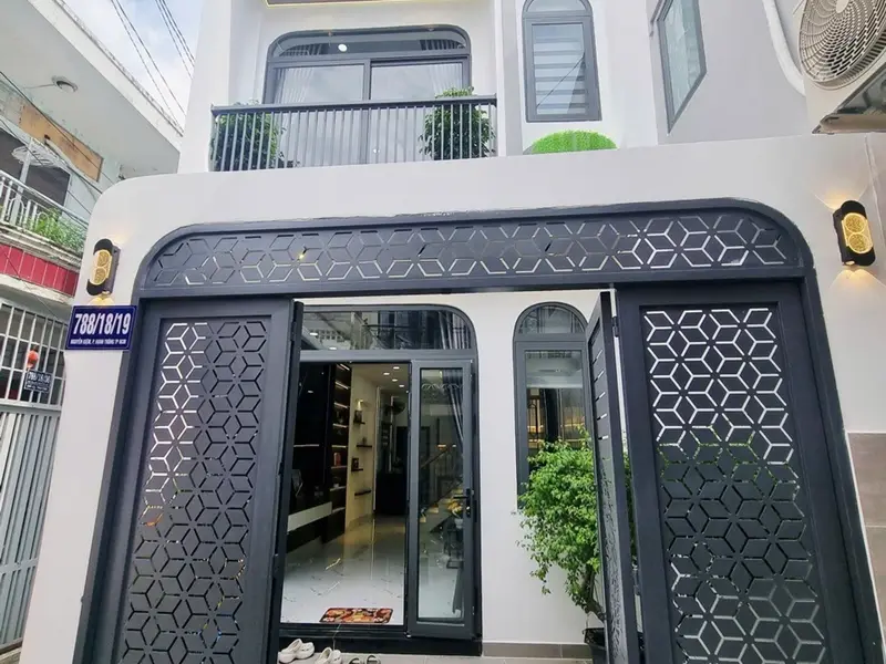 Bán nhà riêng góc hai mặt tiền hẻm Nguyễn Kiệm, 38m², 2 tầng, giá 5.98 tỷ... Bán nhà riêng tại Hạnh Thông, Hồ Chí Minh 01