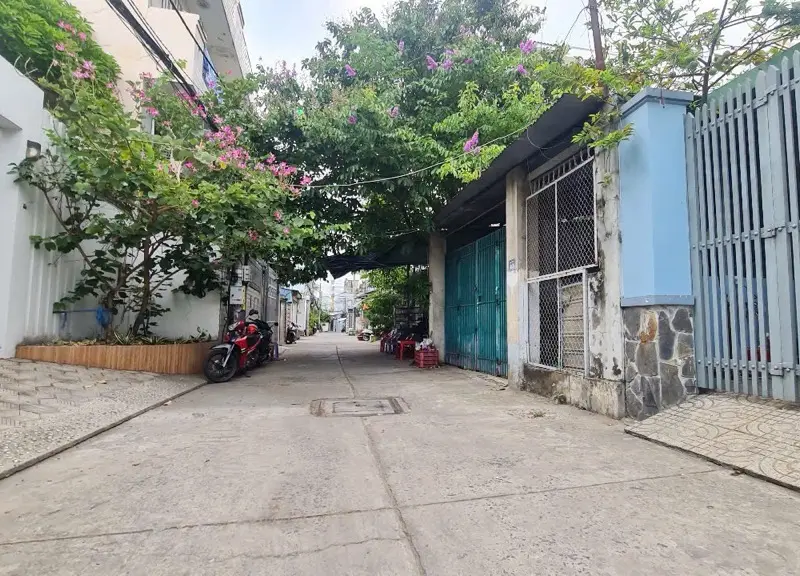 Nền đất vuông đẹp Quận 8 giá chỉ hơn 5 tỷ, Quận 5,Q6 liền kề đi đâu cũng tiện... Bán đất tại Phú Định, Hồ Chí Minh 01