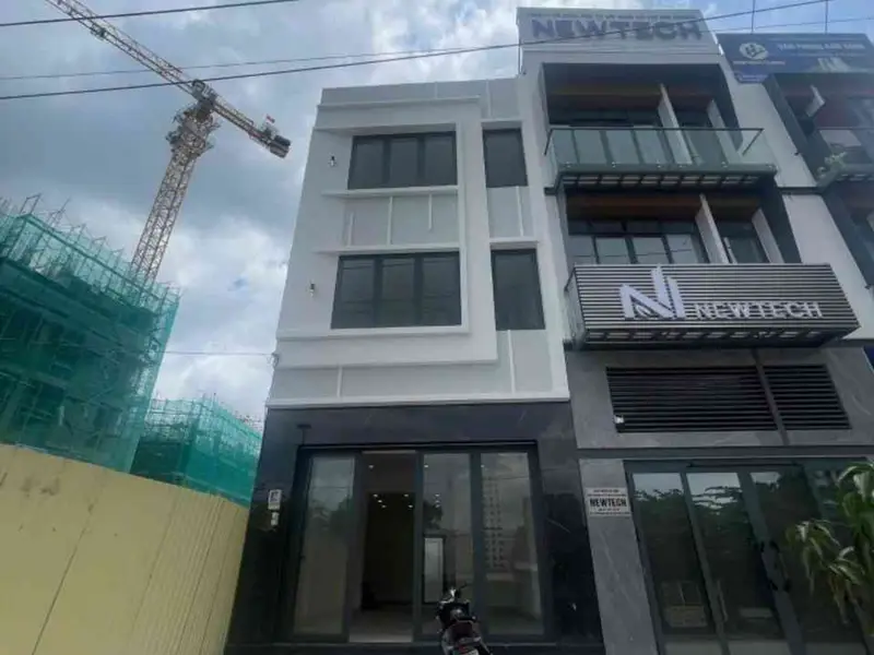 Nhà 3 tầng mới hoàn thiện, đường rộng 20m, 107m2, khu đất vàng Đào Trí quận 7, 12 tỷ thương lượng... Bán nhà riêng tại Phú Thuận, Hồ Chí Minh 01