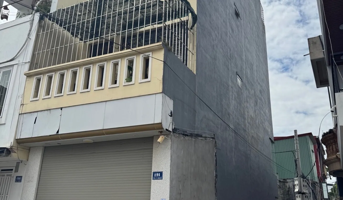 Nhà góc 3 mặt thoáng, thiết kế hiện đại trên phố Hoàng Công Khanh... Bán nhà mặt phố tại Kiến An, Hải Phòng 01