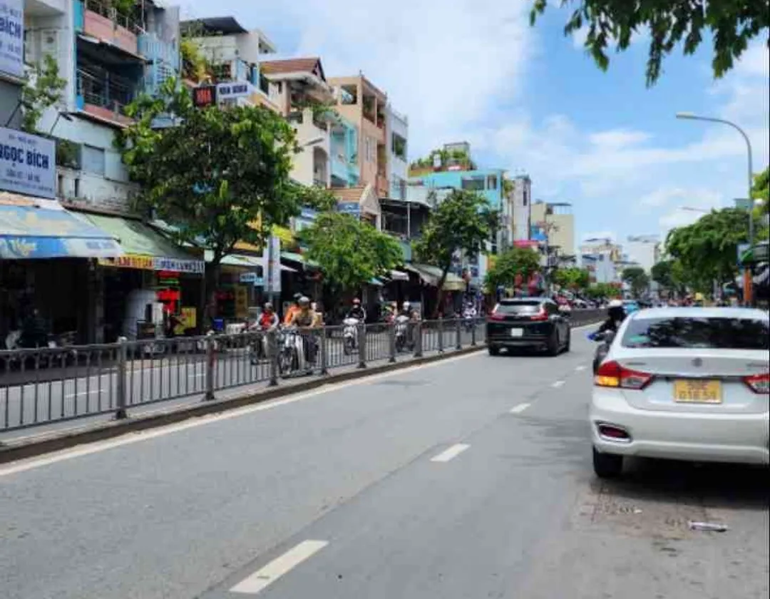 Mặt tiền hẻm xe tải tránh, bước chân ra cửa là mặt tiền đường Bà Hom, khu dân cư đông đúc, bán bu... Bán nhà riêng tại Phú Lâm, Hồ Chí Minh 01