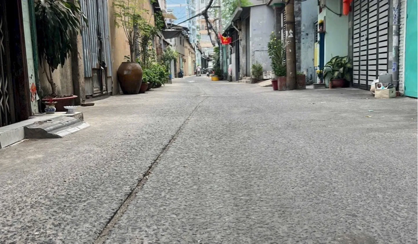 Bán nhà 2 tầng 118m2 phường Hòa Bình quận 11 giá tốt... Bán nhà riêng tại Hòa Bình, Hồ Chí Minh 01