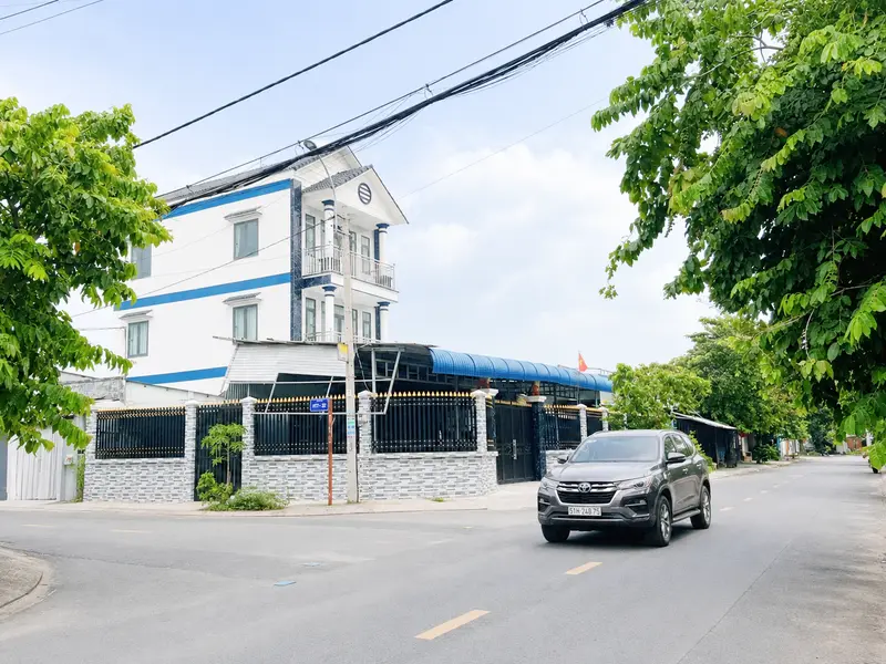 Nhà đẹp 2 tầng, hẻm xe hơi, gần chợ Xuân Thới Thượng, giá 3.7 tỷ... Bán nhà riêng tại Bà Điểm, Hồ Chí Minh 01