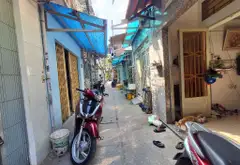 Nhà 2 tầng xinh xắn, giá cực tốt tại Quận 8... Bán nhà riêng tại Chánh Hưng, Hồ Chí Minh 01