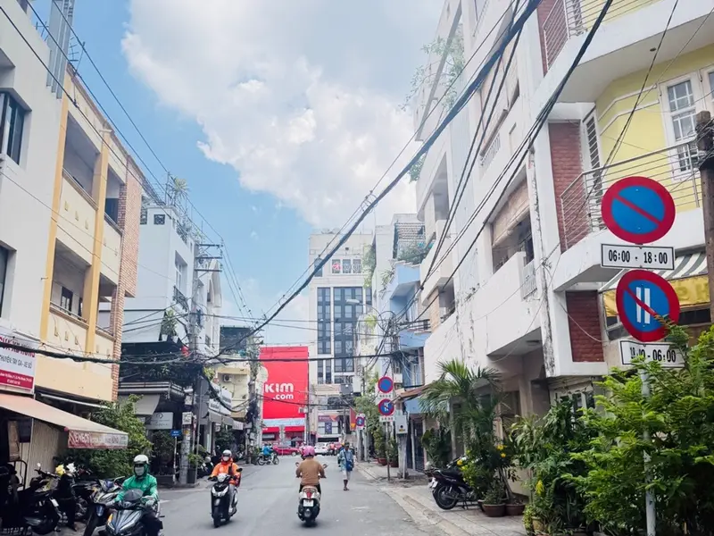 🌹 CHDV HẺM Ô TÔ – KHU VIP ĐOÀN THỊ ĐIỂM, PHÚ NHUẬN
6 PHÒNG CHDV • DÒNG TIỀN 36TR/THÁNG • HƠN 8 TỶ... Bán nhà riêng tại Cầu Kiệu, Hồ Chí Minh 01