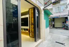 Xe hơi Nhà đẹp Phú Nhuận, có cửa sau thoát hiểm, phòng ngủ trệt 116/100 Nhiêu Tứ... Bán nhà riêng tại Cầu Kiệu, Hồ Chí Minh 02