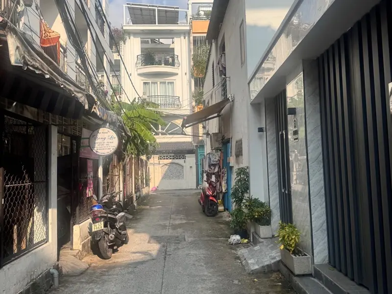 Nhà 4 tầng trung tâm gần Quận 1, phù hợp vừa ở vừa kinh doanh... Bán nhà riêng tại Chánh Hưng, Hồ Chí Minh 01