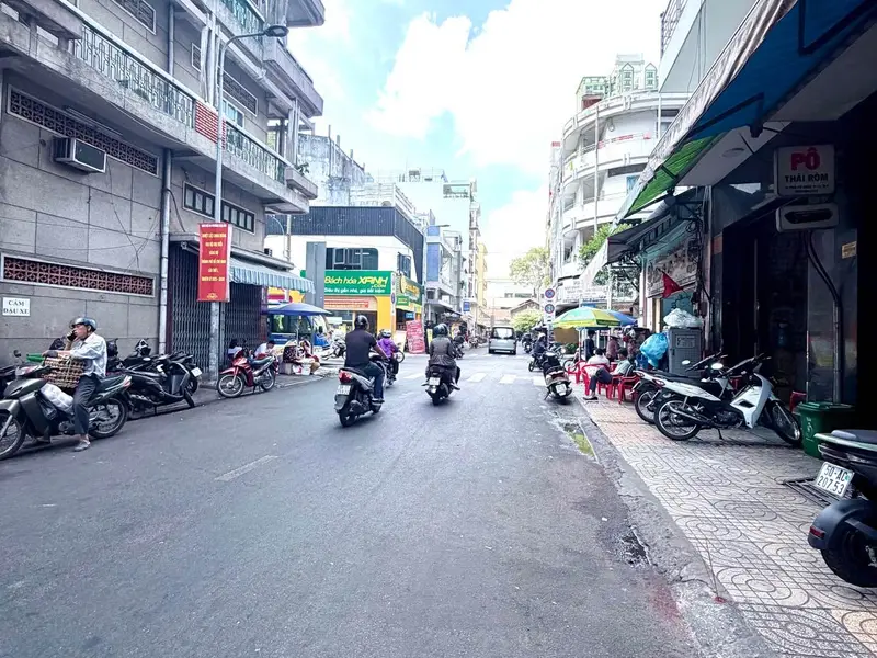 Nhà mặt phố rộng lớn giữa trung tâm Quận 5, cực hiếm có... Bán nhà mặt phố tại Chợ Lớn, Hồ Chí Minh 01
