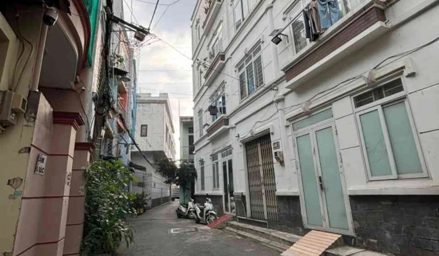 NHÀ 2 MẶT THOÁNG ÂU CƠ - CÁCH SÂN BAY 10 PHÚT - ĐƯỜNG XE HƠI - LẠC LONG QUÂN... Bán nhà riêng tại Bảy Hiền, Hồ Chí Minh 01