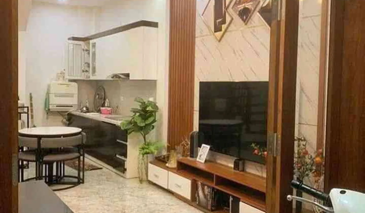 Bán nhà riêng 5 tầng tại phường Bồ Đề, Hà Nội, pháp lý sổ đỏ vuông vắn... Bán nhà riêng tại Bồ Đề, Hà Nội 01