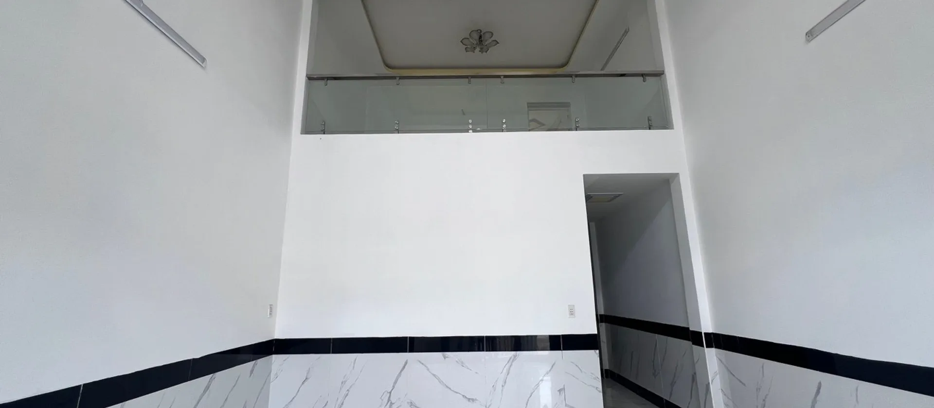 Nhà ngay Vinhomes sát bên Nguyễn Văn Tăng, 70m2 5x14 2PN chỉ 3 tỷ hơn vị trí đẹp đường ô tô.... Bán nhà riêng tại Long Bình, Hồ Chí Minh 01