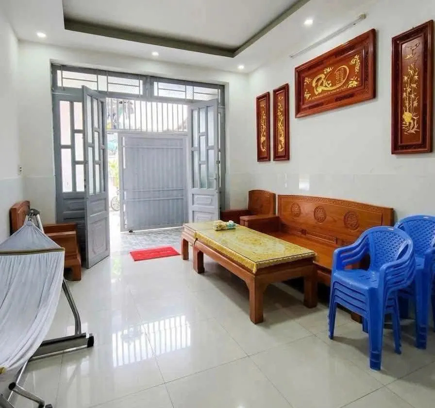 Chủ cần bán nhanh nhà 2 tầng 87m2, gồm 3 phòng ngủ, tặng nội thất.... Bán nhà riêng tại Tân Đông Hiệp, Hồ Chí Minh 01