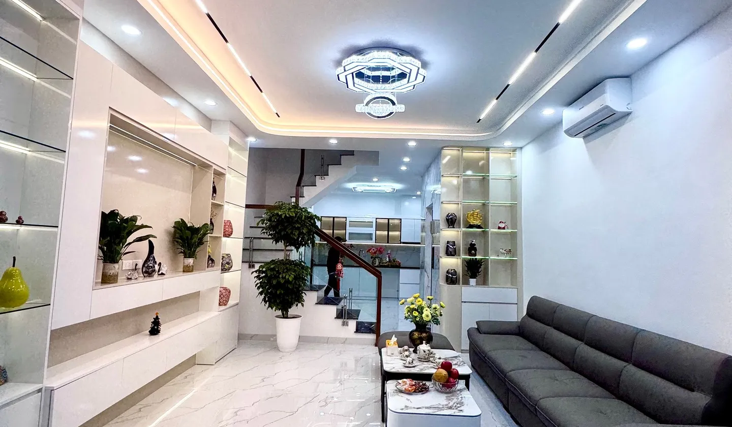 Bán nhà Tô Vĩnh Diện , 50m mới tinh , thang máy , một bước ra phố... Bán nhà riêng tại Khương Đình, Hà Nội 01