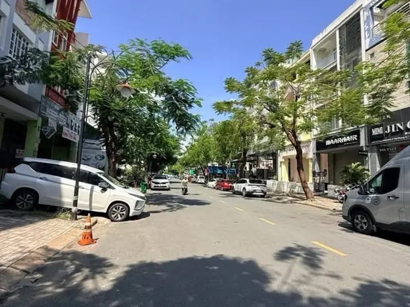Bán nhà mặt phố 5 tầng tại Quận 7, diện tích 111m², giá 35,5 tỷ... Bán nhà mặt phố tại Tân Hưng, Hồ Chí Minh 01
