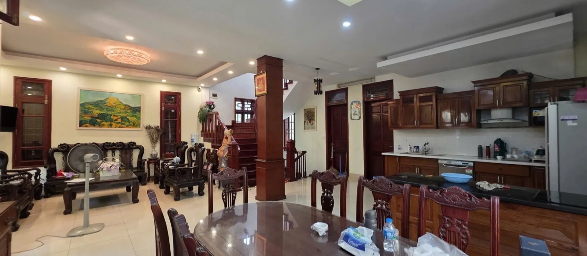 Biệt thự sang trọng tại Khu đô thị Dịch Vọng với tầm nhìn công viên và tầng hầm rộng rãi... Bán biệt thự, liền kề tại Cầu Giấy, Hà Nội 01